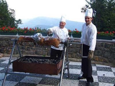 Hétvége Galyatetőn a Grand Hotel**** Galyában - grill terasz - ✔️GrandHotel Galya**** Galyatető ✔️Wellness Akció Galyatető