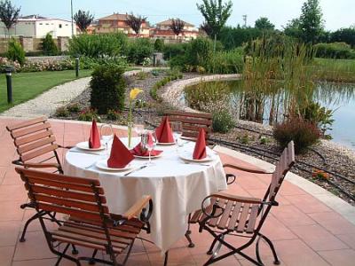 Airport Hotel Stácio Vecsés terasza és kertje  - ✔️ Airport Hotel Stáció Wellness Vecsés ✔️ Akciós Stáció Hotel