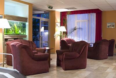 ✔️ Hotel SunGarden 4* Siófokon a Balatonnál, előtér - ✔️ Sungarden Hotel Siófok**** ✔️ Siófoki wellness Hotel akció