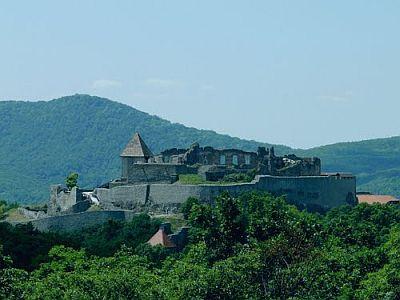 Visegrádi fellegvár lenyűgöző panorámával az erdőre Visegrádon - ✔️ Patak Park Hotel*** Visegrád - Akciós félpanziós wellness csomagok Visegrádon